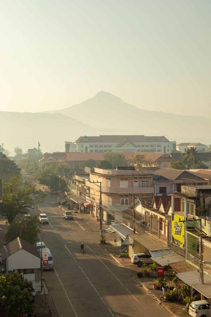 Residence Sisouk Boutique Hotel Pakse Bagian luar foto